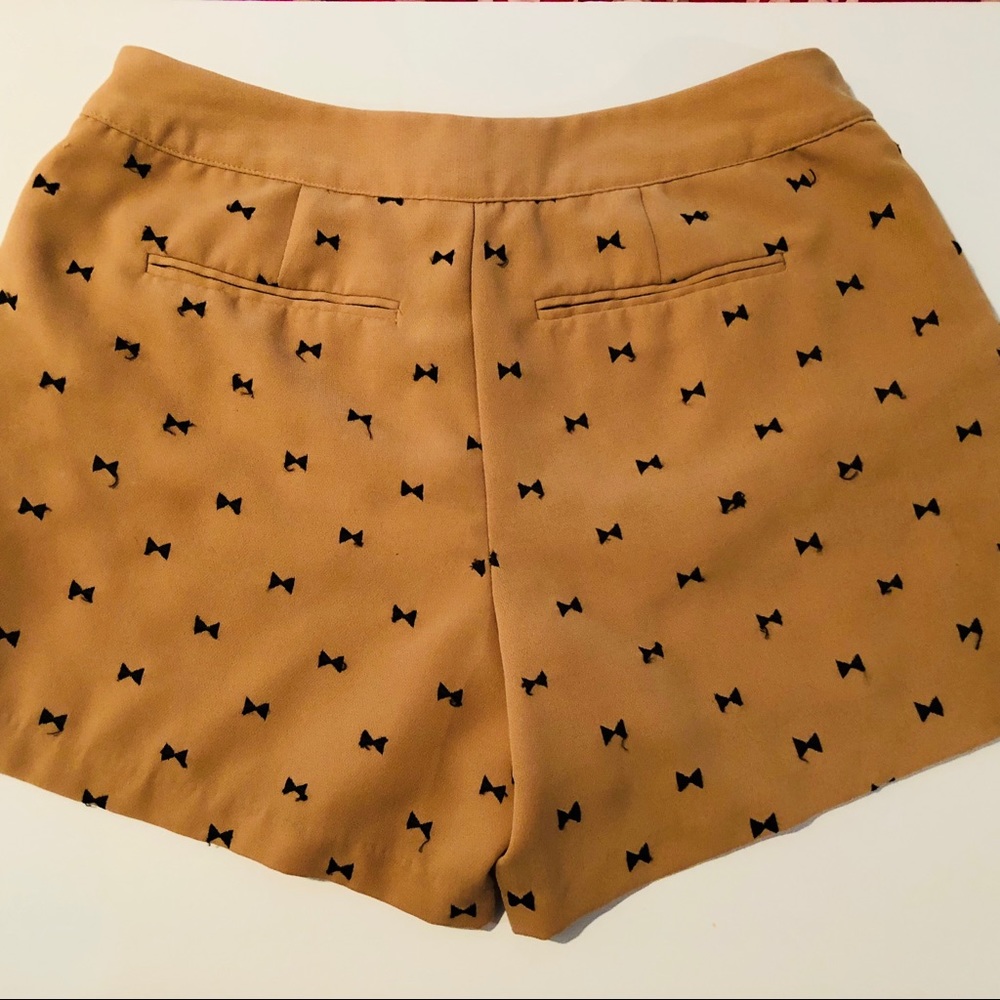 Lauren Conrad Shorts Women’s Size 8 fully lined - Picture 3 of 4